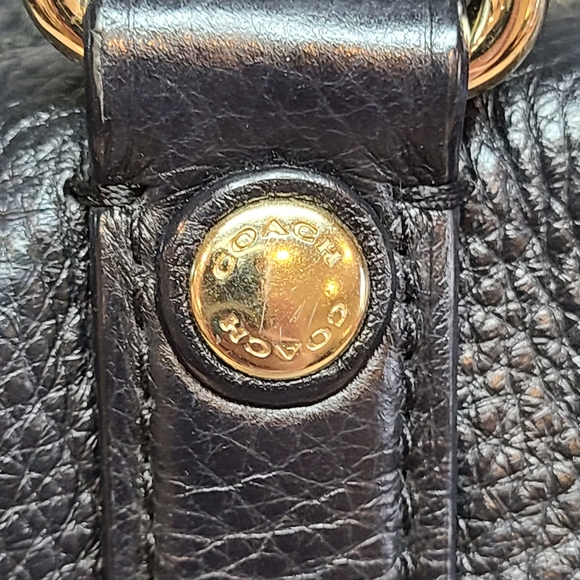 Coach Black Leather Bag with Gold Logo - Picture 4 of 16
